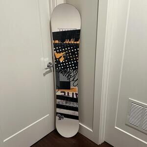 Rome Slash 56 Snowboard Pre-owned Straight Traix 30